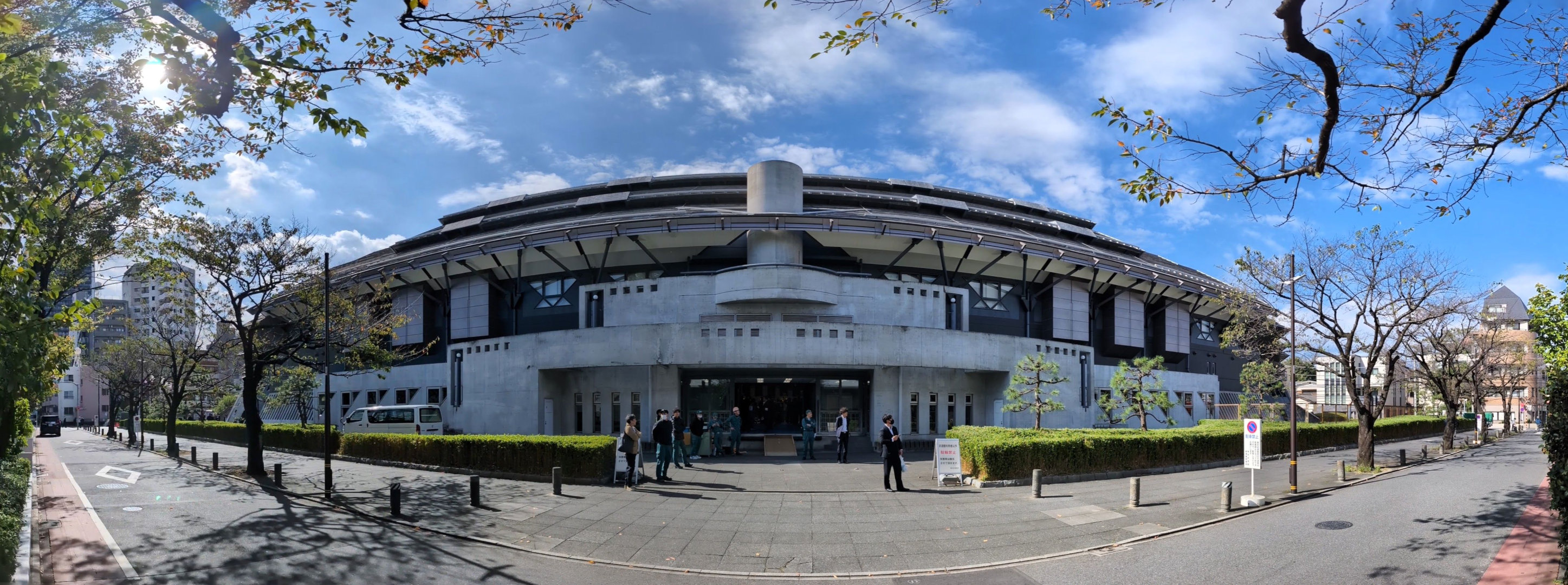 特徴的な建築デザインの東京武道館